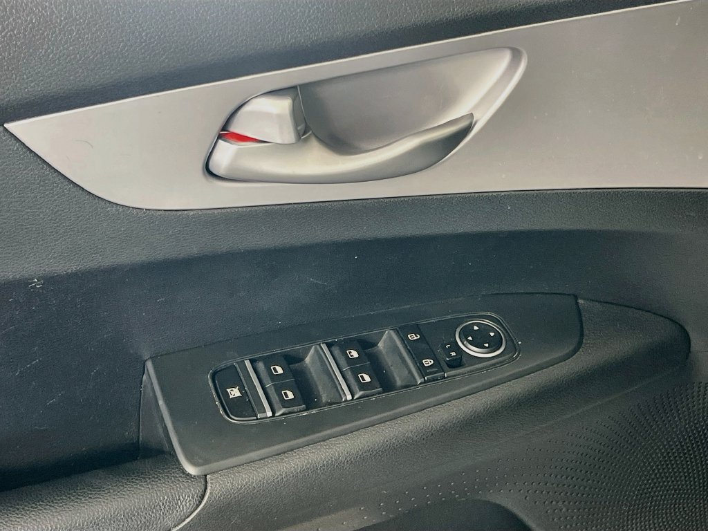 Certified 2023 Kia Forte LXS FWD image 6