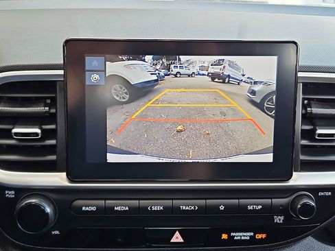 Used 2025 Hyundai Venue SEL image 17