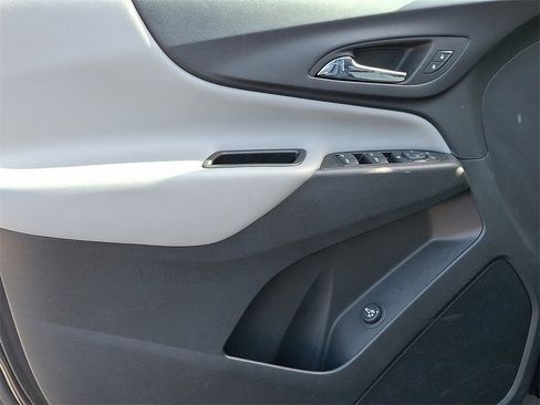 Used 2022 Chevrolet Equinox LT image 14