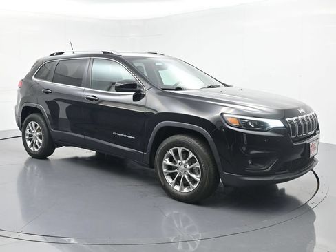 Used 2019 Jeep Cherokee Latitude Plus w/ Comfort/Convenience Group AWD/4WD image 5