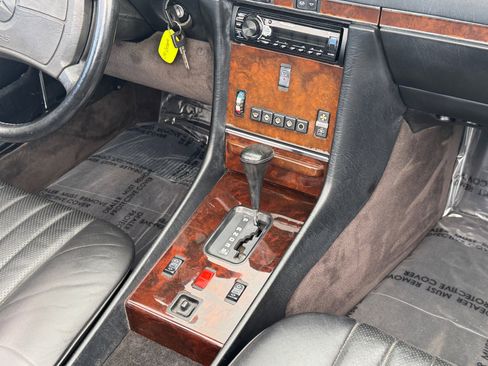 Used 1988 Mercedes-Benz 560 SL image 19