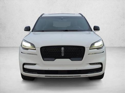 Used 2022 Lincoln Aviator Reserve w/ Equipment Group 201A AWD/4WD image 2