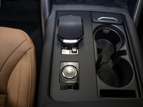 Certified 2025 Land Rover Discovery Dynamic SE image 15