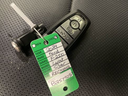 Used 2024 Ford F250 Lariat w/ Lariat Ultimate Package AWD/4WD image 32