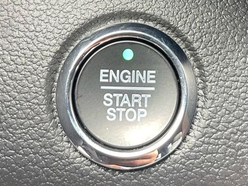 Used 2019 Ford Expedition XLT w/ Equipment Group 202A RWD image 25