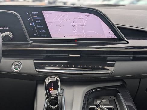 Used 2024 Cadillac Escalade ESV Sport w/ LPO, ONYX Package image 29