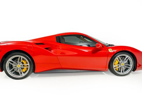 Certified 2017 Ferrari 488 Spider RWD image 10