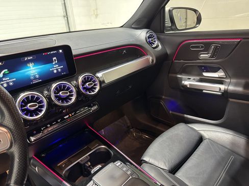 Used 2021 Mercedes-Benz GLB 35 AMG 4MATIC w/ Premium Package image 15