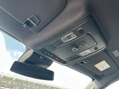 Certified 2025 Chevrolet Suburban Z71 AWD/4WD image 27