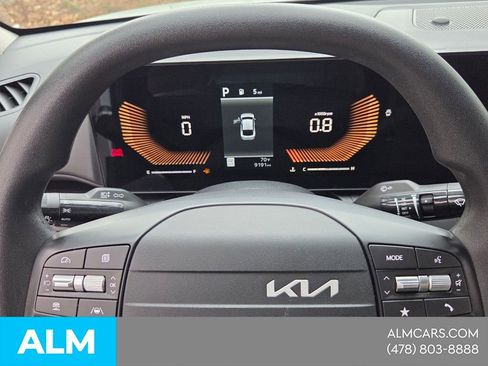 Used 2025 Kia K4 LXS image 25