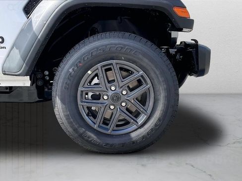 New 2026 Jeep Gladiator Sport AWD/4WD image 27
