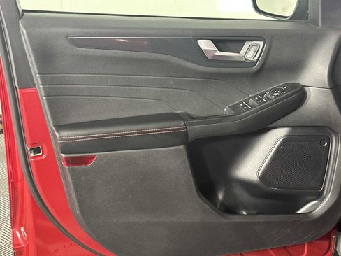 Used 2025 Ford Escape ST-Line image 9
