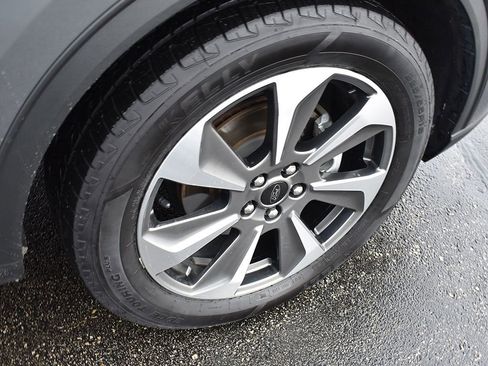 Used 2023 Ford Escape Platinum image 9