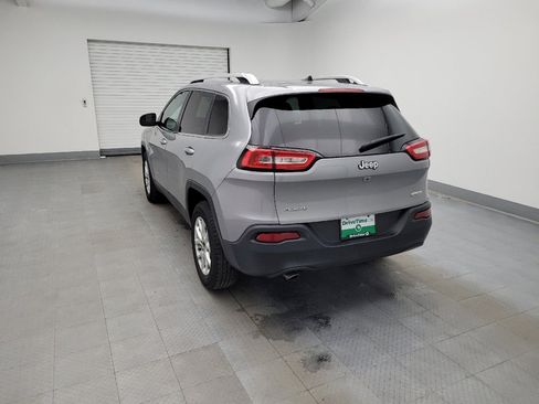 Used 2016 Jeep Cherokee Latitude w/ Cold Weather Group image 5
