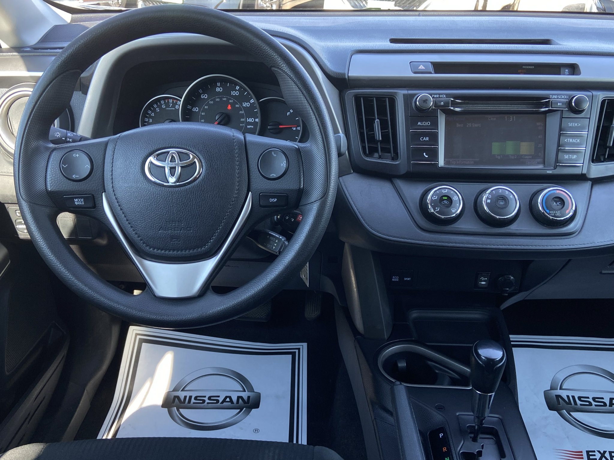 Used 2016 Toyota RAV4 LE FWD image 13
