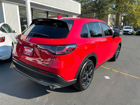 Used 2025 Honda HR-V Sport image 9