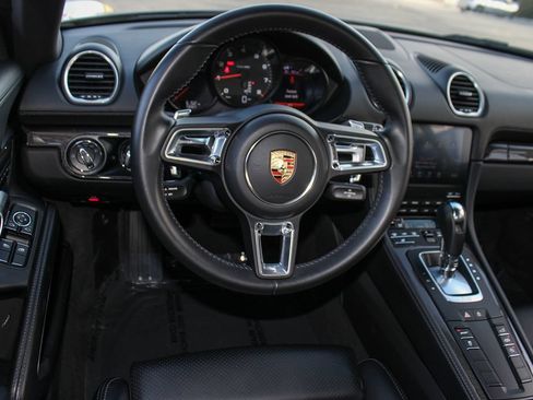 Used 2025 Porsche 718 Cayman RWD image 13