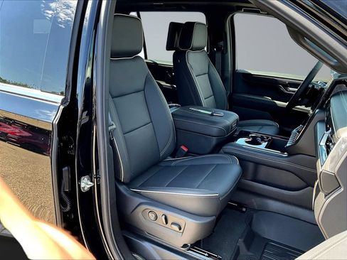 New 2026 GMC Yukon XL Elevation w/ Elevation Premium Package AWD/4WD image 11