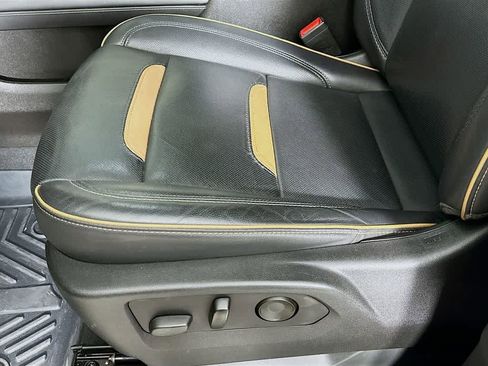 Used 2021 GMC Yukon AT4 image 31