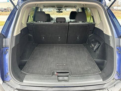 Used 2023 Nissan Rogue SV image 5