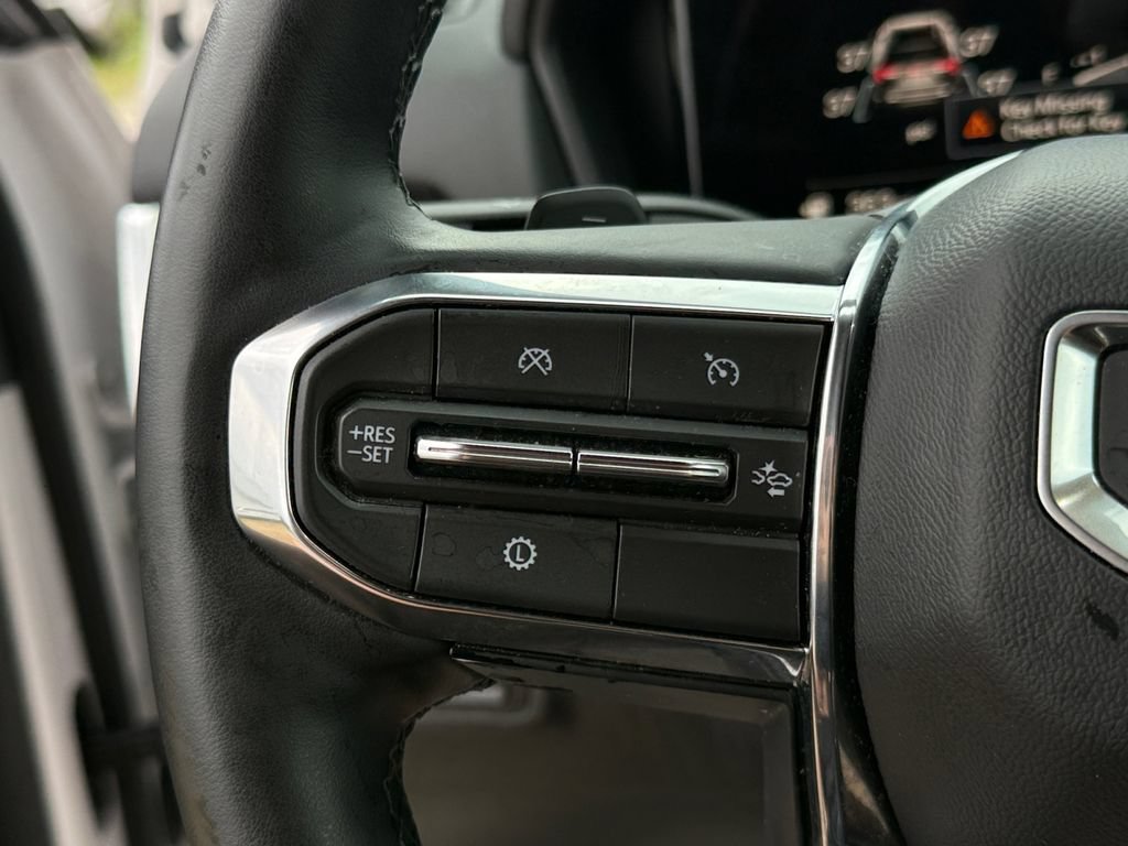 Used 2025 GMC Terrain Elevation AWD/4WD image 16