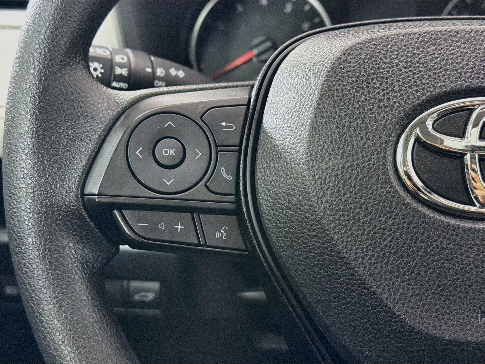 Used 2019 Toyota RAV4 XLE w/ Convenience Package FWD image 17