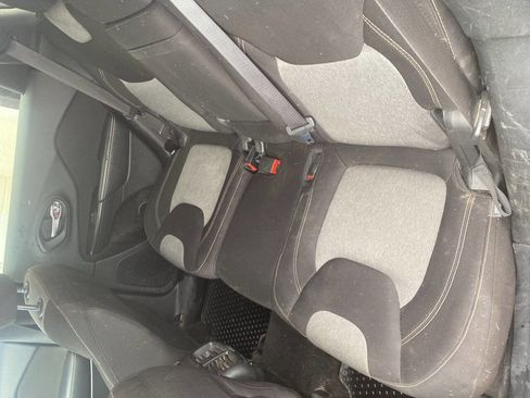 Used 2014 Jeep Cherokee Latitude image 11