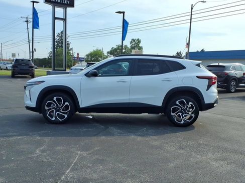 Used 2025 Chevrolet Trax RS w/ Driver Confidence Package FWD image 4