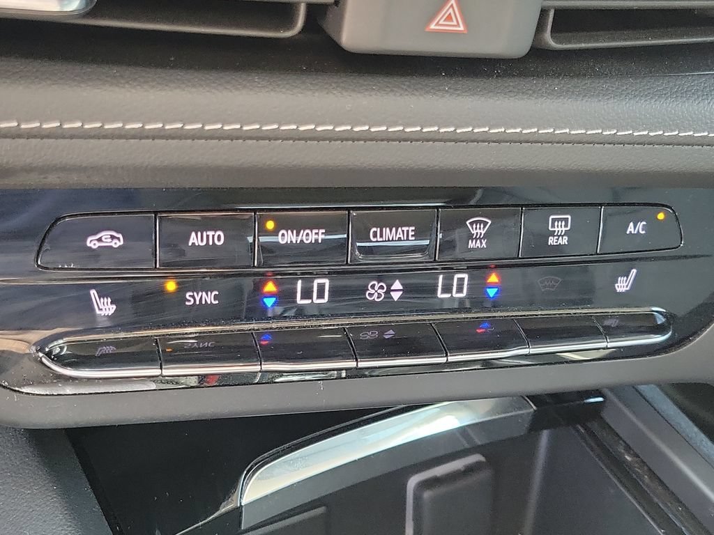 Used 2023 Buick Envision Essence FWD image 27