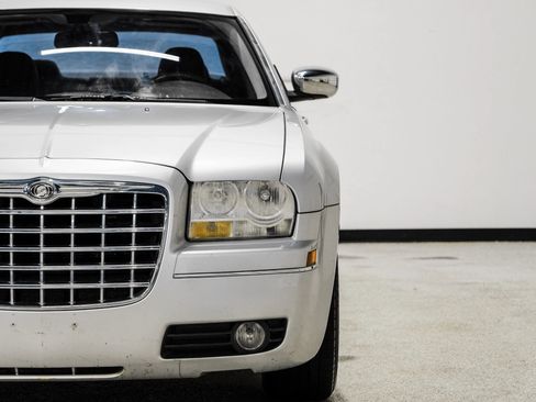 Used 2008 Chrysler 300 Touring image 48