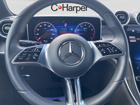 Used 2025 Mercedes-Benz GLC 300 image 26
