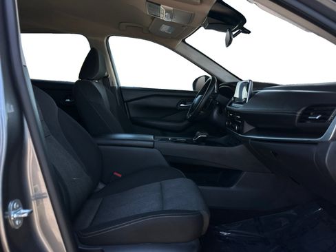 Used 2025 Nissan Rogue SV FWD image 15