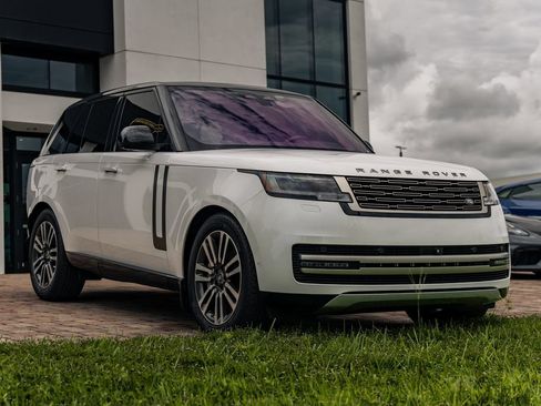 Used 2023 Land Rover Range Rover SE AWD/4WD image 7