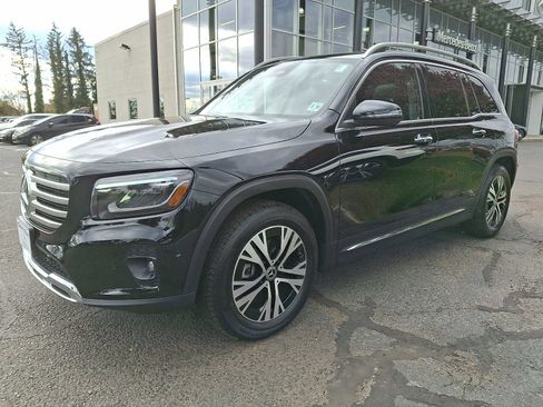 Used 2025 Mercedes-Benz GLB 250 4MATIC image 3