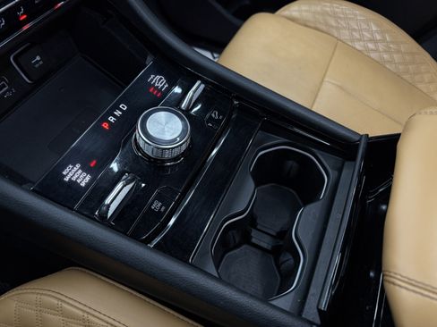 Used 2022 Jeep Grand Cherokee L Summit w/ Luxury Tech Group V image 22