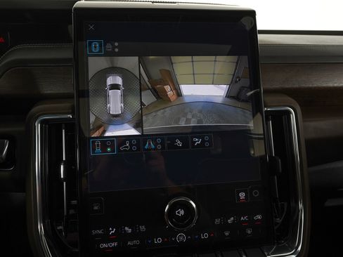 Used 2026 GMC Yukon Denali Ultimate AWD/4WD image 28