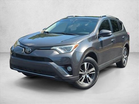 Used 2018 Toyota RAV4 XLE FWD image 1