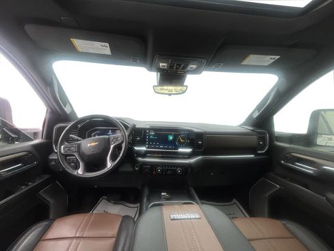 Used 2024 Chevrolet Silverado 2500 High Country w/ Technology Package image 12