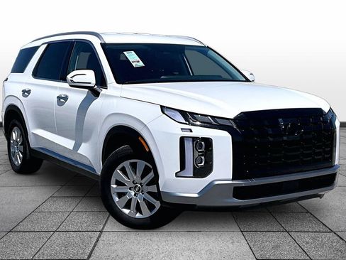 Used 2024 Hyundai Palisade SEL FWD image 2