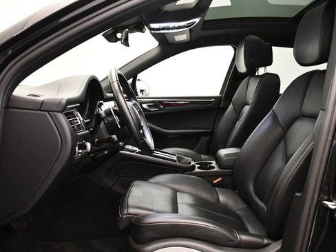 Used 2024 Porsche Macan S image 5