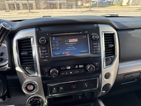 Used 2018 Nissan Titan PRO-4X image 18