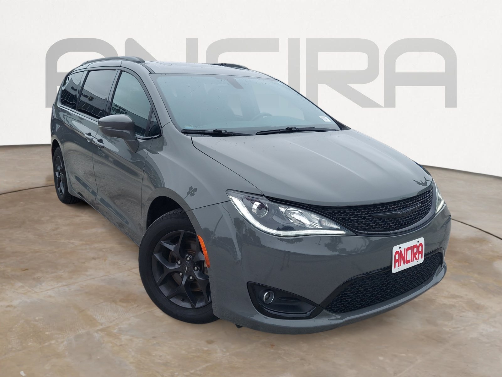 Used 2020 Chrysler Pacifica Limited w/ S Appearance Package FWD image 4