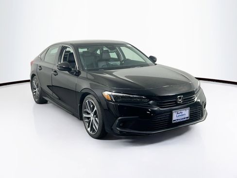 Used 2023 Honda Civic Touring image 3