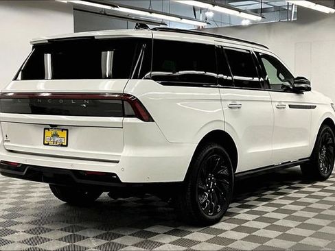 Used 2025 Lincoln Navigator Reserve w/ Jet Appearance Package AWD/4WD image 14