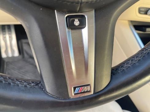 Used 2021 BMW 330i Sedan w/ M Sport Package image 11