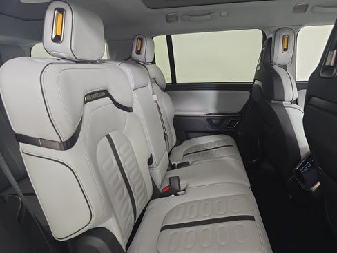 Used 2024 Rivian R1S Adventure AWD/4WD image 23
