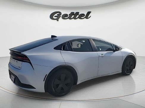 New 2026 Toyota Prius LE FWD image 8