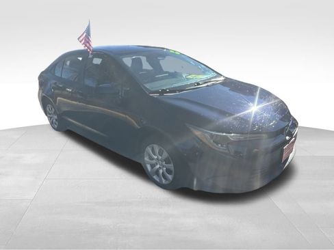 Used 2023 Toyota Corolla LE image 25