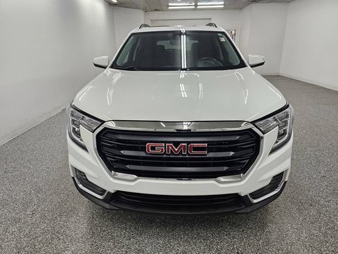 Used 2022 GMC Terrain SLE w/ Driver Convenience Package FWD image 2