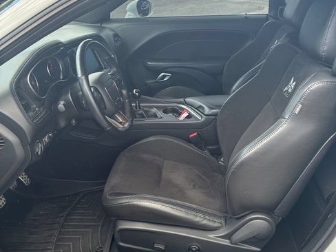 Used 2021 Dodge Challenger R/T Scat Pack RWD image 5